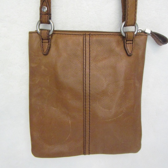 Fossil Cow Hide Leather Brown Crossbody Keyhole Accent Zipper Closure Zip Close - Picture 10 of 10